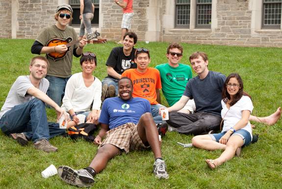 Alumni on the lawn