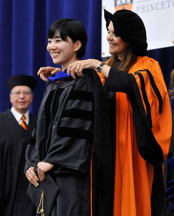 Hooding_Lee